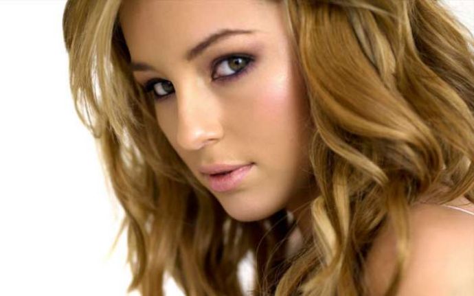 Симпатичные девушки (23 фото)