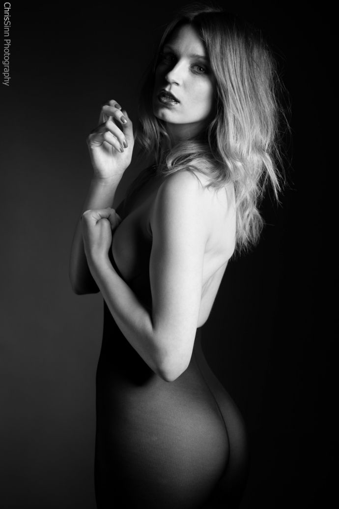 Студийное ню: фотограф Криса Синнетта (эротика)