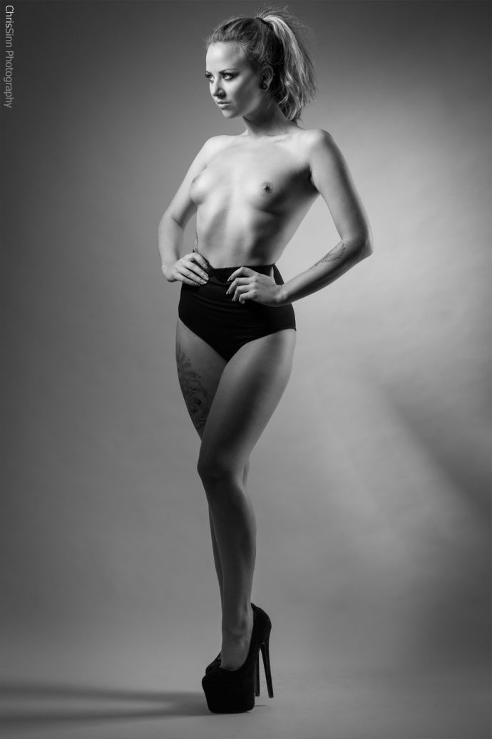 Студийное ню: фотограф Криса Синнетта (эротика)