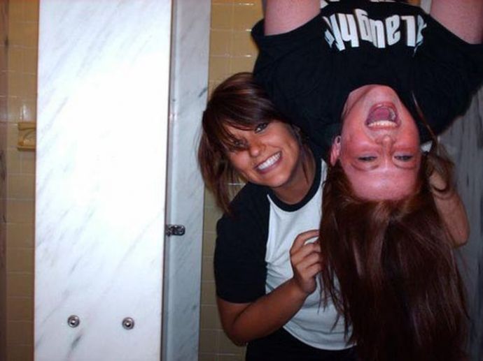 Забавные девушки, которые любят подурачиться