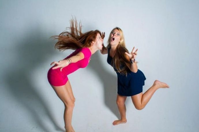 Забавные девушки, которые любят подурачиться