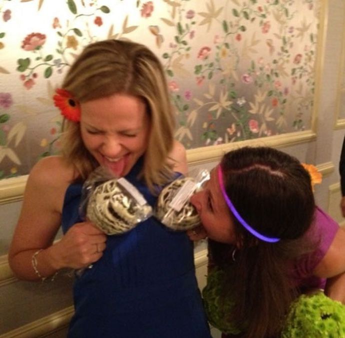 Забавные девушки, которые любят подурачиться