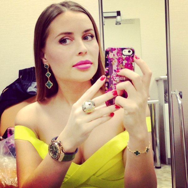 Юля Михалкова стала 49-й в списке самых сексуальных женщин России