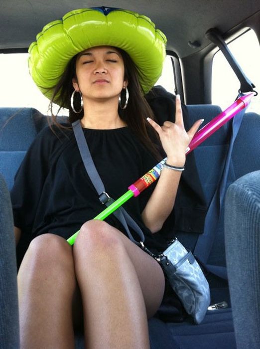 Забавные девушки, которые любят подурачиться Забавные девушки, которые любят подурачиться