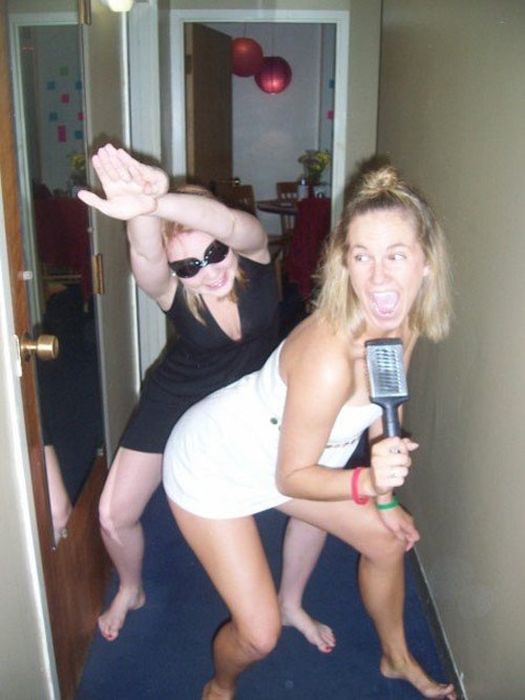 Забавные девушки, которые любят подурачиться Забавные девушки, которые любят подурачиться