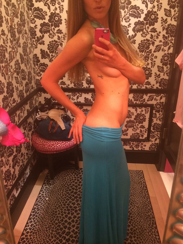 Без лифчиков (эротика)