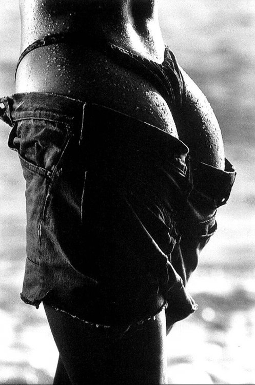 Черно-белые фотографии красивых девушек