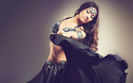 Девушки-красотки. Романтика, да и только.