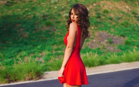 Девушки-красотки. Романтика, да и только.