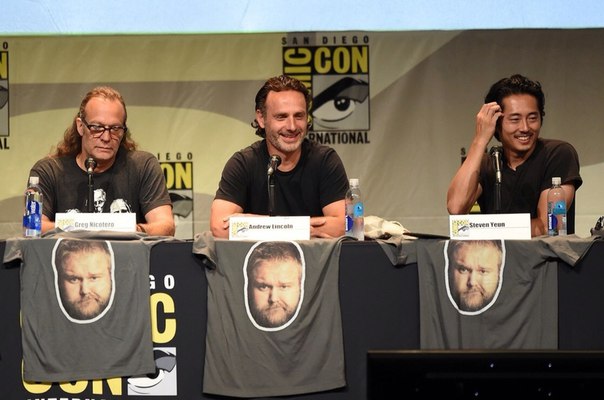 Каст сериала "Ходячие мертвецы" на фестивале Comic