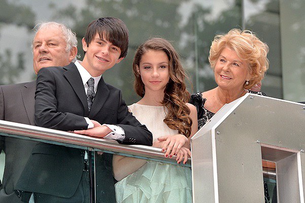 Кэтрин Зета-Джонс и Майкл Дуглас на премьере "Человека-муравья"