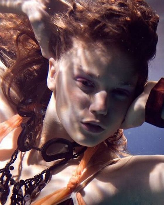 Красивые фотографии девушек под водой