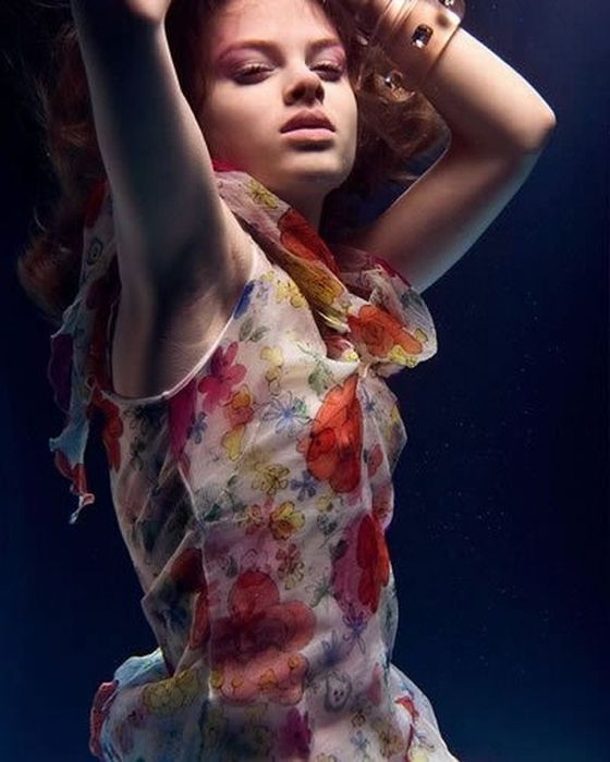 Красивые фотографии девушек под водой