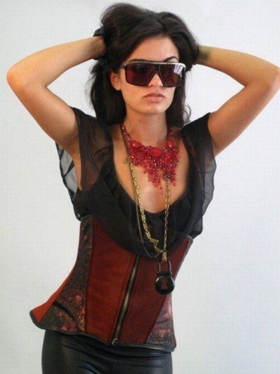 Красотки из зарубежных социальных сетей