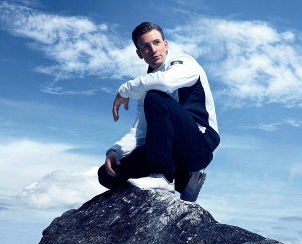 Крис Эванс в лукбуке FILA