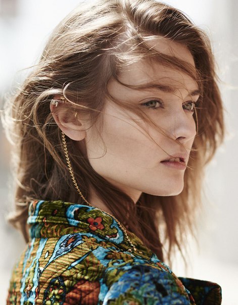 Monika Jagaciak by Kevin Sinclair for Elle Poland August