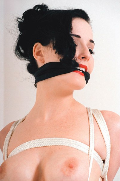 Проект "Голые знаменитости" Дита фон Тиз Голая