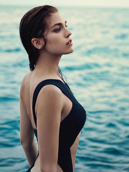 Samantha Gradoville by Federico De Angelis for Numero