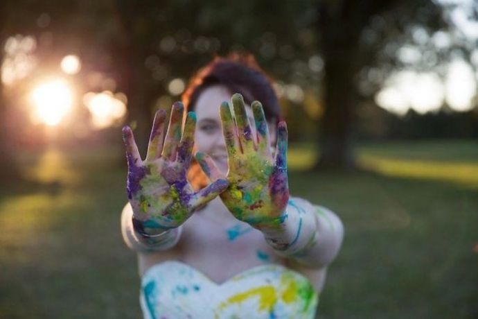 Девушка избавилась от депрессии, испортив свадебное платье