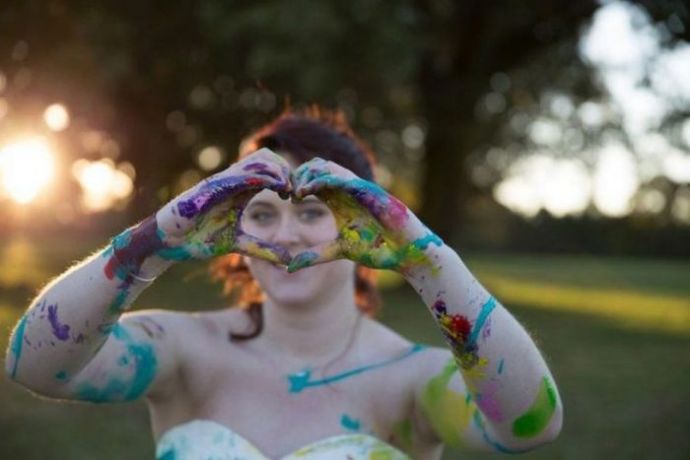 Девушка избавилась от депрессии, испортив свадебное платье