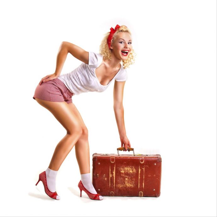 Голые красотки и их чемоданы (эротика)