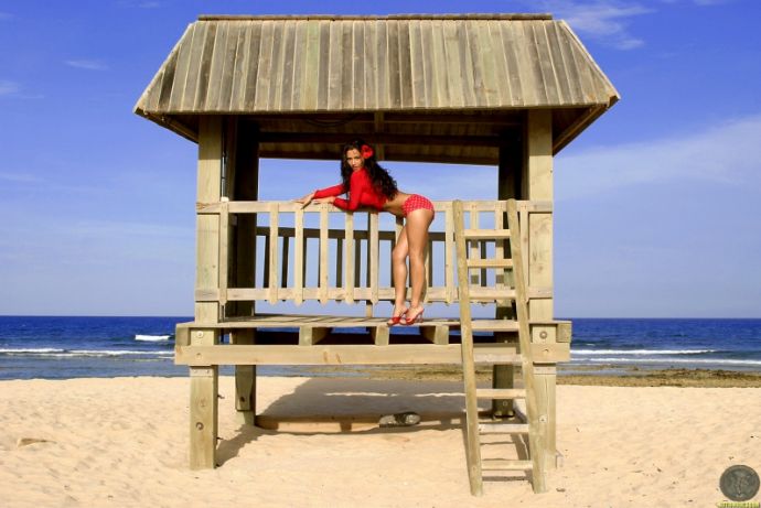 Горячая испанка с большим задом (16 фото)