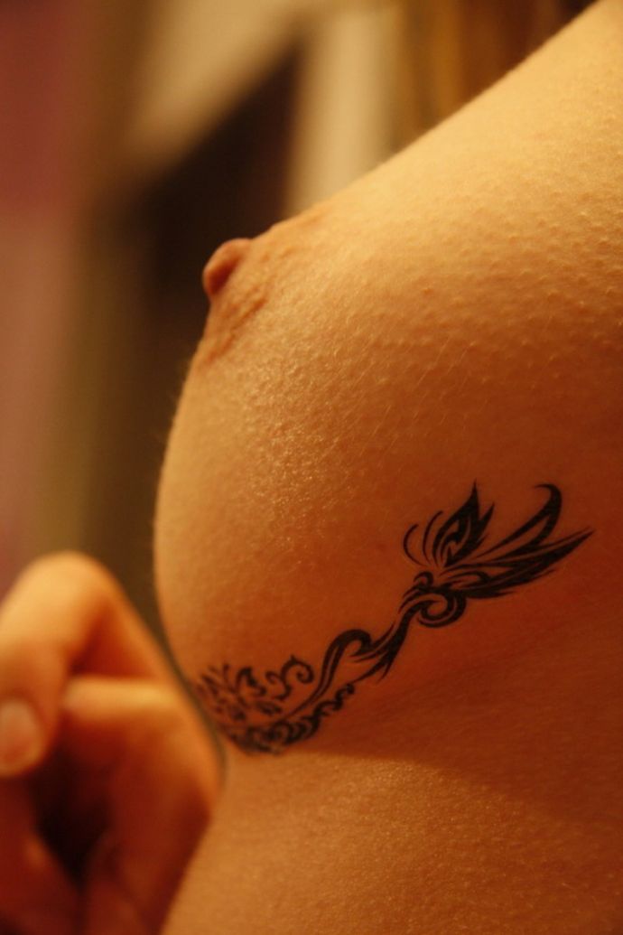 Крупным планом попки и дойки (эротика)