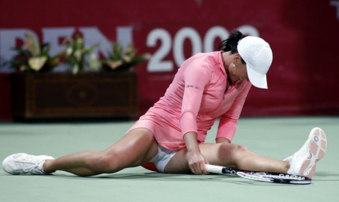 Откровенные позы симпатичных спортсменок. Часть 3