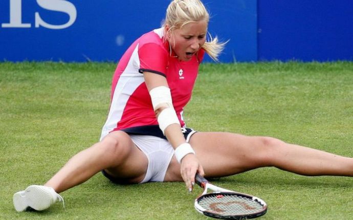 Откровенные позы симпатичных спортсменок. Часть 3