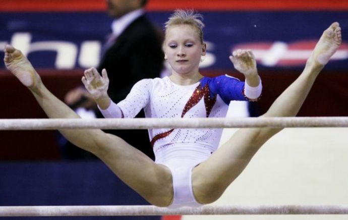 Откровенные позы симпатичных спортсменок. Часть 3