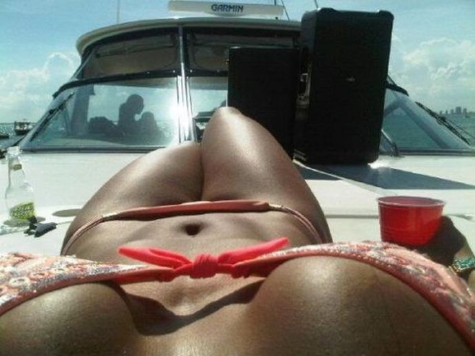 Правильный ракурс для снимков сексуальных красоток