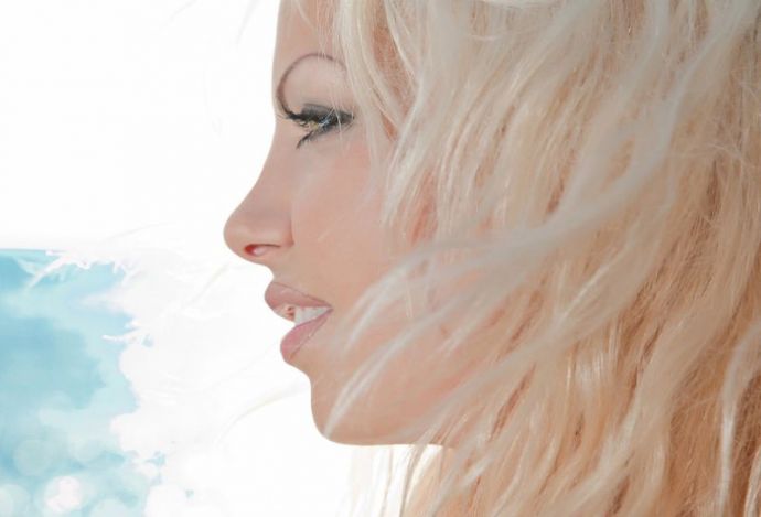 Только трусики и ничего лишнего - (фото 18+)