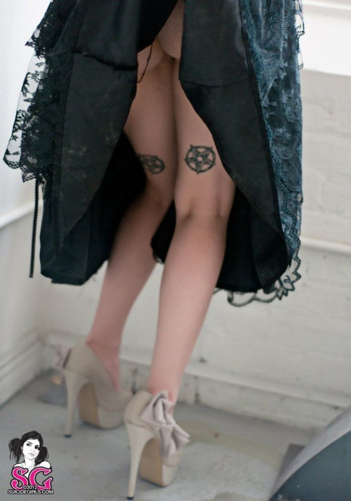 Женские формы (эротика)