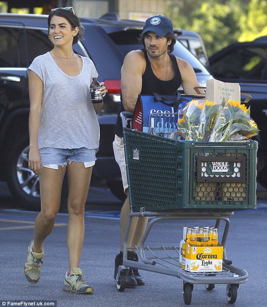 Йен Сомерхолдер и Никки Рид в ЛА