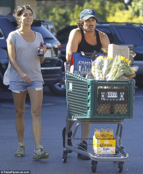 Йен Сомерхолдер и Никки Рид в ЛА