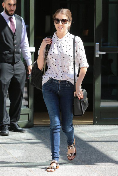 Анна Кендрик в Нью-Йорке - 14 августа