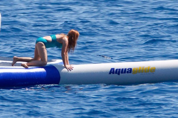 Айла Фишер в Сен-Тропе - 22 августа