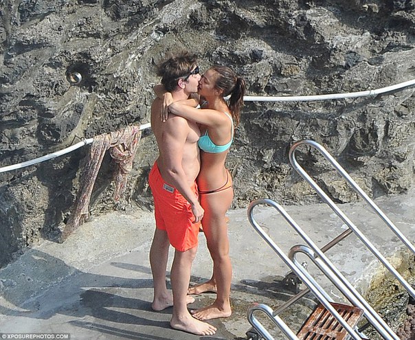 Брэдли Купер и Ирина Шейк на отдыхе в Италии - 11 а