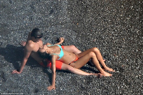 Брэдли Купер и Ирина Шейк на отдыхе в Италии - 11 а