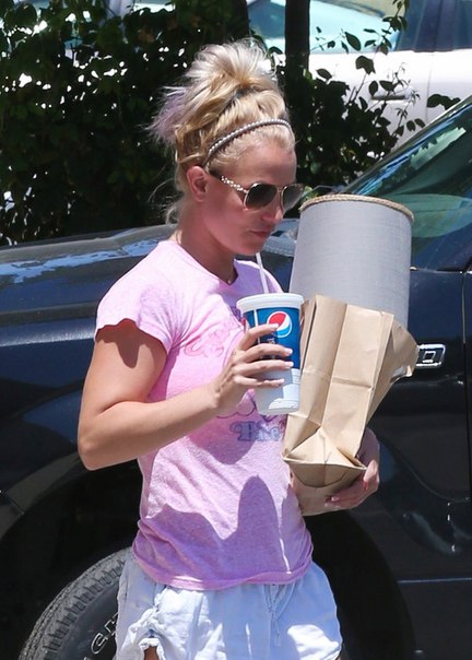 Бритни Спирс в Уэстлейк Виллидж - 31 июля