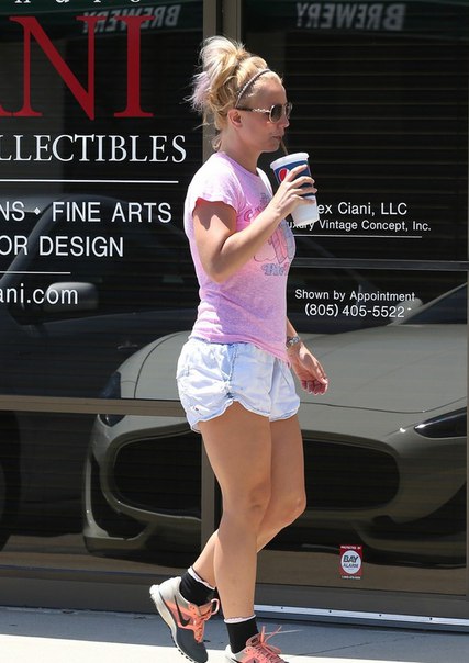 Бритни Спирс в Уэстлейк Виллидж - 31 июля