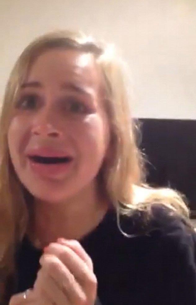 Девушка купила в интернете увеличитель губ...