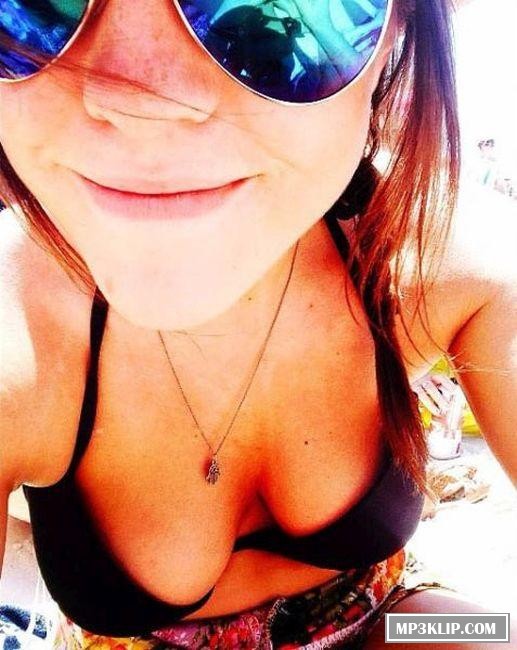 Девушки на фестивале Hangout Fest 2014