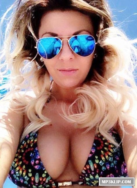 Девушки на фестивале Hangout Fest 2014