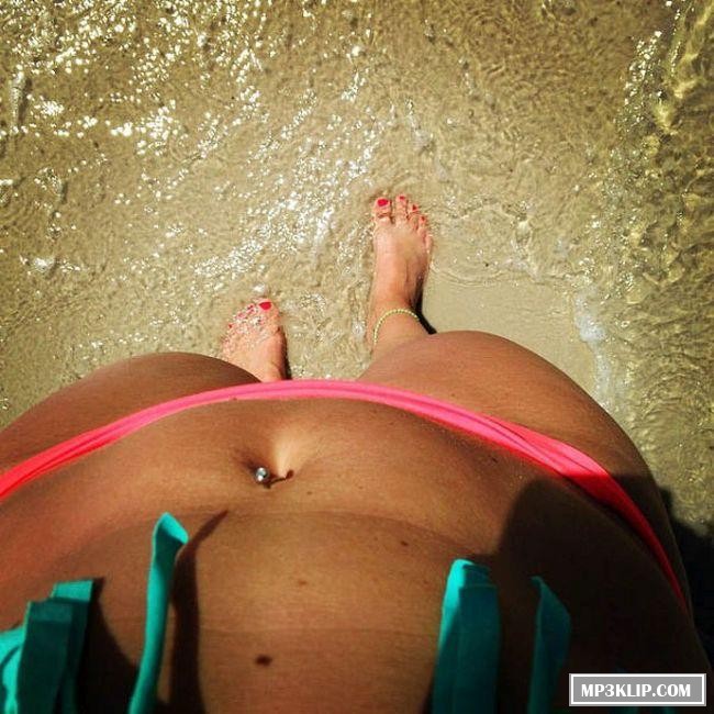 Девушки на фестивале Hangout Fest 2014