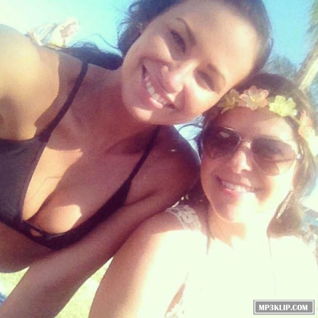 Девушки на фестивале Hangout Fest 2014