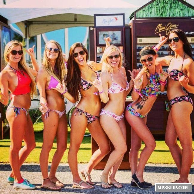 Девушки на фестивале Hangout Fest 2014