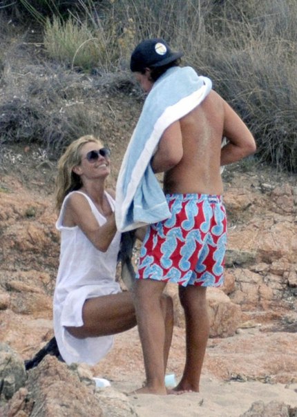 Хайди Клум и Вито Шнабель отдыхают на о.Сардиния