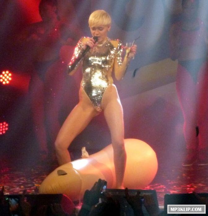 Майли Сайрус совсем сошла с ума