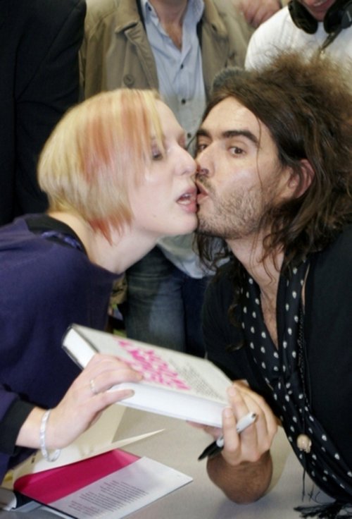 Не самые удачные фото со знаменитостями